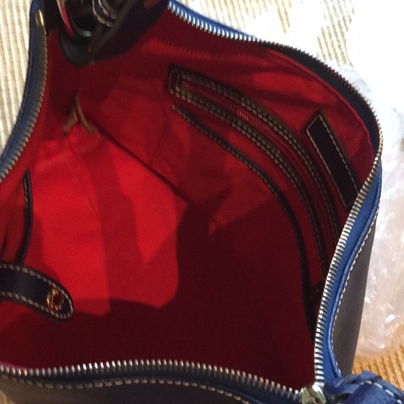 Like new Dooney & Bourke midnight blue purse - Picture 5 of 7